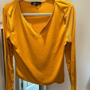 V-neck long sleeve